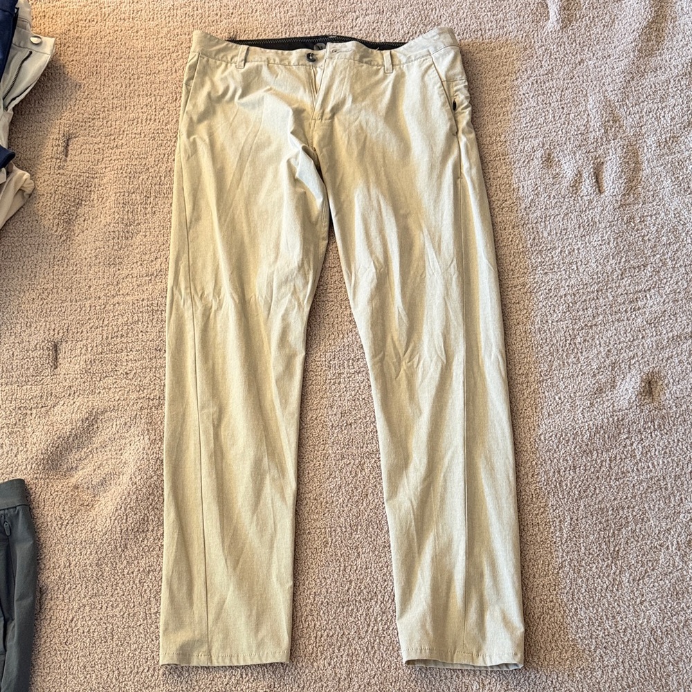 Vuori Men's Light Khaki Chinos